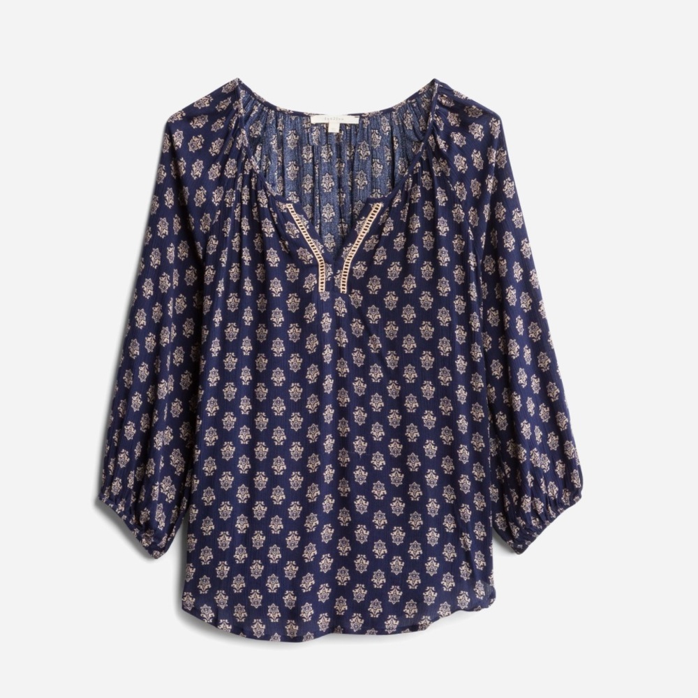 Fun2Fun Curved Hem Lattice Blouse